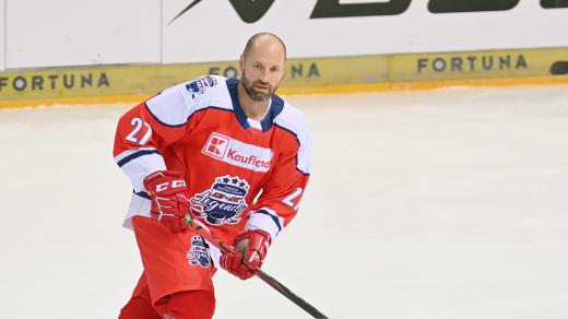 Jan Hlaváč rozhodl finálový zápas proti Finsku na mistrovství světa v roce 1999