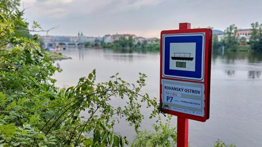 Stanice přívozu na Rohanském ostrově v Karlíně