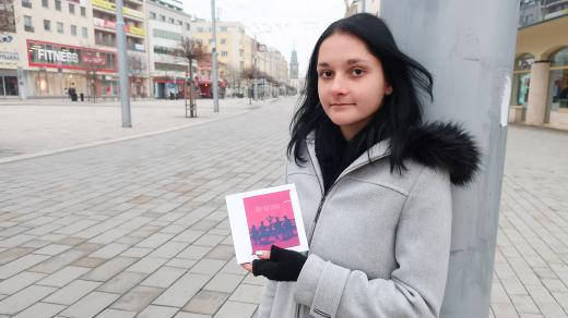 Aneta Krejčík Plšková se svou básnickou prvotinou Zlom ruce za vaz