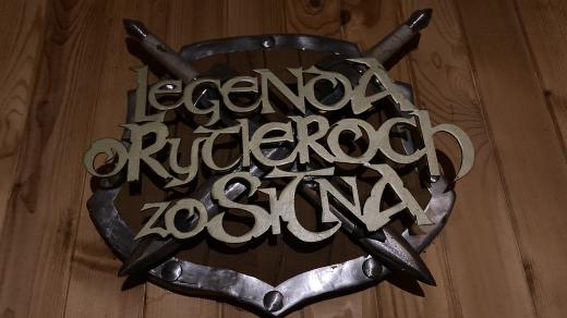 Přicházíme k informační tabuli. Je nadepsaná: Legenda o rytieroch zo Sitna