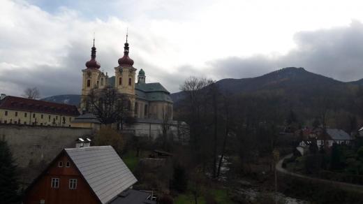 Bazilika Navštívení Panny Marie v Hejnicích má poškozenou jednu z věží