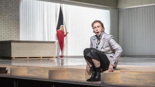 Zuzana Stivínová v hlavní roli inscenace Vassa Železnovová