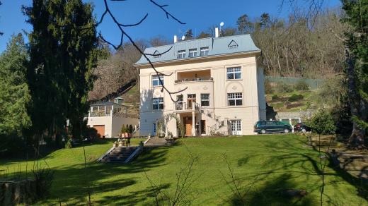 Vila, Tiché údolí