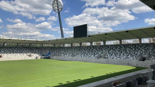 Nová multifunkční aréna v Hradci Králové těsně před dokončením