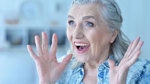 Překvapená babička