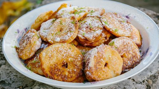 Podáváme posypané strouhanou kůrou z limetky