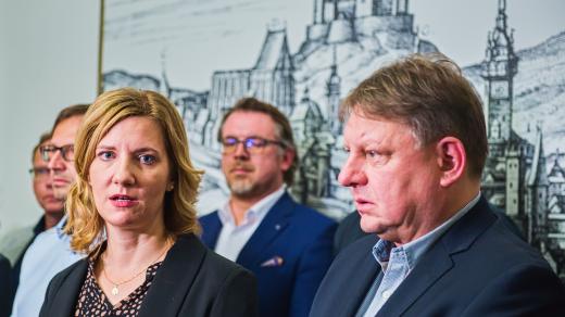 Podpis koaliční smlouvy v Brně mezi zástupci ODS s TOP 09, ANO, KDU-ČSL se STAN a ČSSD