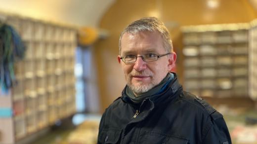 Petr Študent provozuje vlakovou poštu