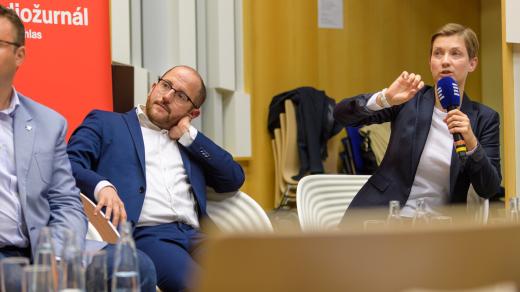 Sociologové Daniel Prokop a Paulína Tabery představují výsledky průzkumu Rozděleni svobodou