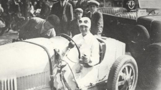 Eliška Junková při závodu Targa Florio na Sicílii