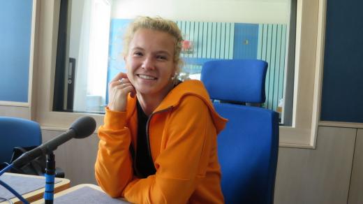 Kateřina Siniaková ve studiu Českého rozhlasu Hradec Králové