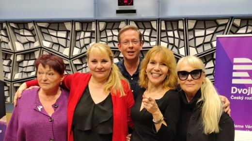 Valérie Zawadská, Veronika Gajerová, Aleš Cibulka, Michaela Dolinová a Kateřina Macháčková.