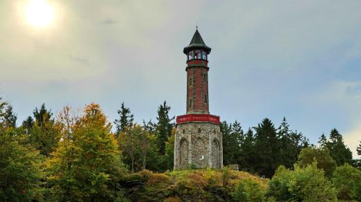Kamenná novogotická rozhledna Štěpánka na vrchu Hvězda na Příchovickém hřebeni je nejstarší rozhlednou v Jizerských horách, byla dokončena v roce 1892