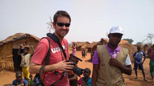 Jirka Pasz se do Afriky vrací po šesté. Chce zkoumat předsudky a stereotypy bílých, černých i své vlastní