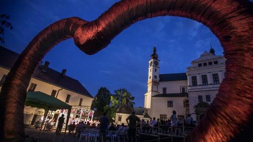 Festival Pernštejnlove zve diváky do kulis pardubického zámku