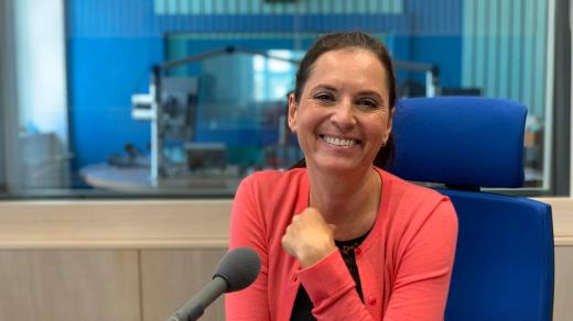 Bára Šporclová Kodetová ve studiu Českého rozhlasu Hradec Králové