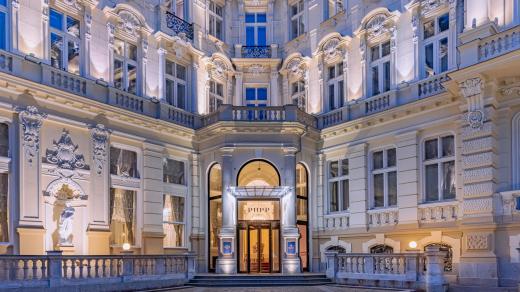 Vstup do Grandhotelu Pupp