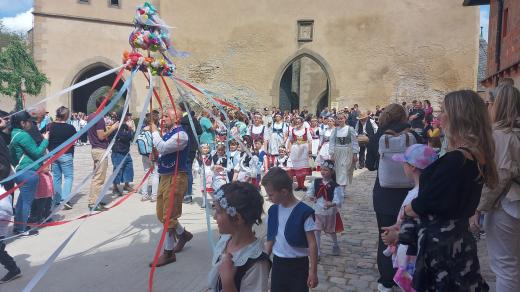 Slavnostní zahájení Staročeských májů na hradě Karlštejn