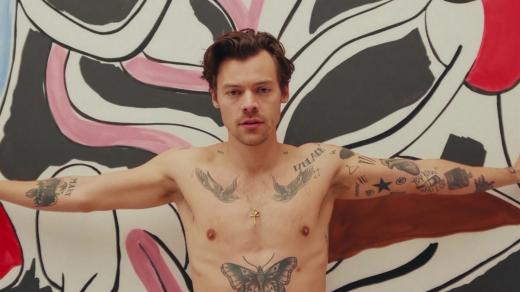 Harry Styles ve videoklipu k písni As It Was