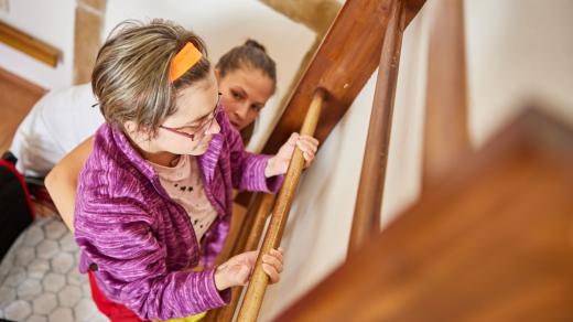 Domov sv. Josefa v Žirči je jediné lůžkové zařízení v ČR, které poskytuje komplexní péči osobám vážně nemocným roztroušenou sklerózou