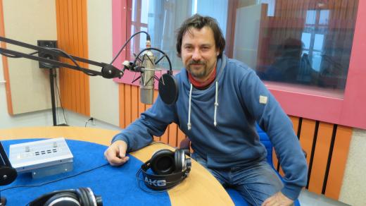 Filip Richtermoc ve studiu Českého rozhlasu Hradec Králové