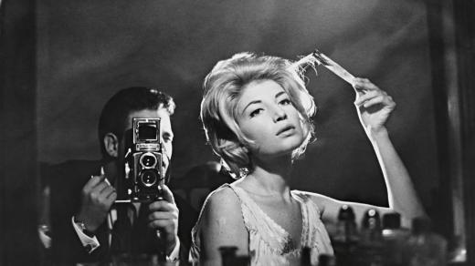 Monica Vitti ve filmu Dobrodružství, režie Michelangelo Antonioni, 1960