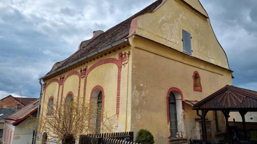 Bývalou synagogu v Batelově si zahrádkáři pořídili, aby měli kde moštovat
