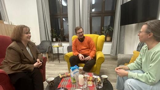 Kavárna Charity Uherský Brod, jazyková posezení