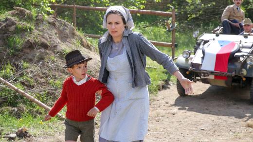 Natáčení filmu Krajina ve stínu Bohdana Slámy ve vesnici Bořice u Mirotic na Písecku