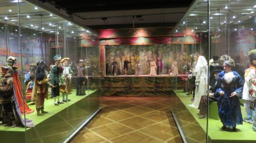 Pohled do části expozice Magický svět loutek