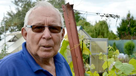 Jan Prosser na zahradě v Lysé nad Labem