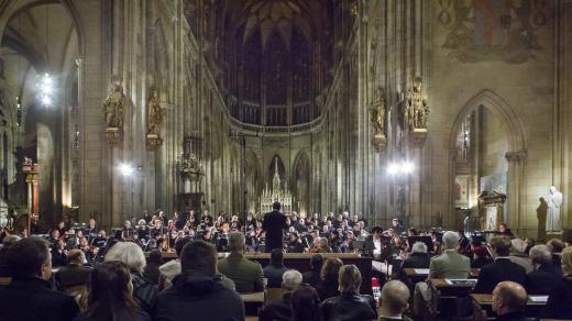 Paměť národa a Český rozhlas pořádají u příležitosti Dne válečných veteránů na Pražském hradě benefiční Koncert pro hrdiny