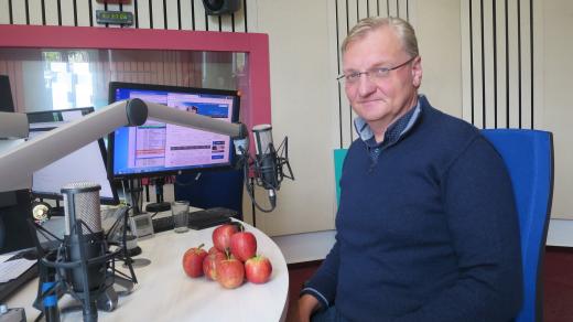 Martin Ludvík ve studiu Českého rozhlasu Hradec Králové