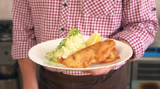 Vaření za hubičku s Romanem Paulusem: Rybí filet smažený v těstíčku se šťouchaným bramborem