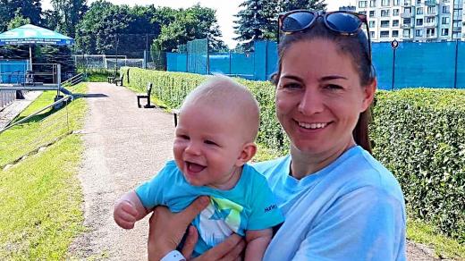 Softbalistka Lucie Petrásková se synem