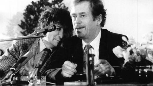 Michael Žantovský a Václav Havel (29. 1. 1990).jpg