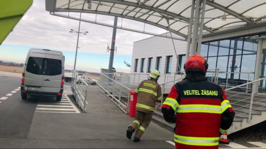 Hasiči na pražském letišti Václava Havla musí zvládnout vyjet za 45 vteřin