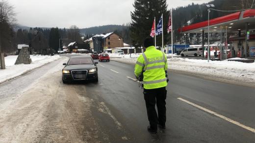 Míříte-li do Krkonoš, počítejte s tím, že narazíte na policejní hlídku