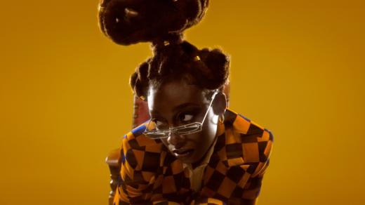 Little Simz na obalu desky Sometimes I Might Be Introvert