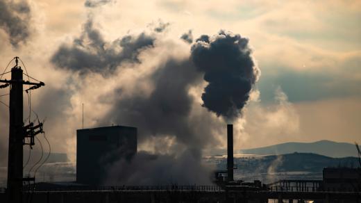 Rostoucí ceny energií působí světové ekonomice velké těžkosti.