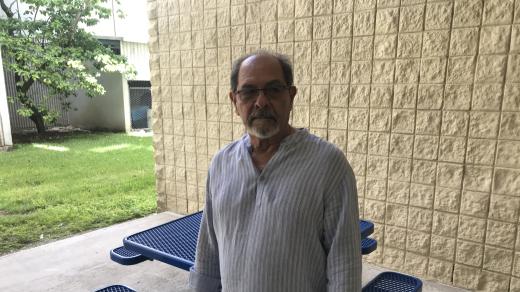Profesor Henry Briceno z Floridské mezinárodní univerzity v Miami