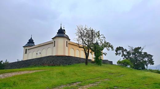 Takzvaný sušický Andělíček volá o pomoc. Kaple Anděla strážce je dominantou a symbolem Sušice
