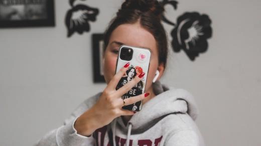 sociální sítě, selfie, video, TikTok, mobil