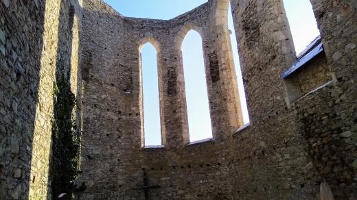 Nedostavěný klášter Kuklov, jedno ze šestnácti zastavení naučné stezky