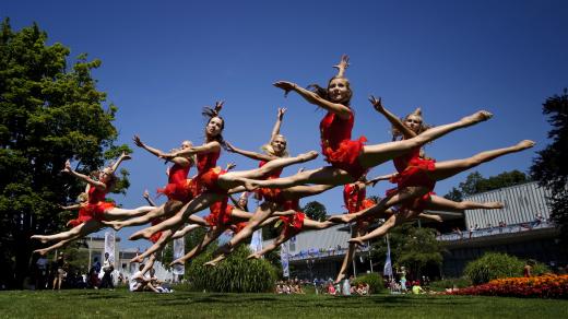 Účastnice světové gymnaestrády v roce 2011 ve švýcarském Lausanne