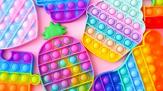 Nový hit se jmenuje Pop it. Vyrobit si ho můžete sami doma