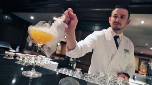 Šéfbarman Becher´s Baru Grandhotelu Pupp v Karlových Varech Jan Šebek