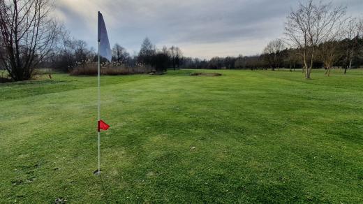 Osmnáctijamkové golfové hřiště nedaleko Lázní Bohdaneč