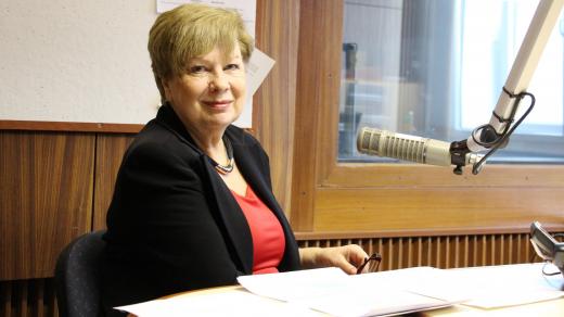 Hejtmanka Jihočeského kraje Ivana Stráská ve studiu Českého rozhlasu České Budějovice