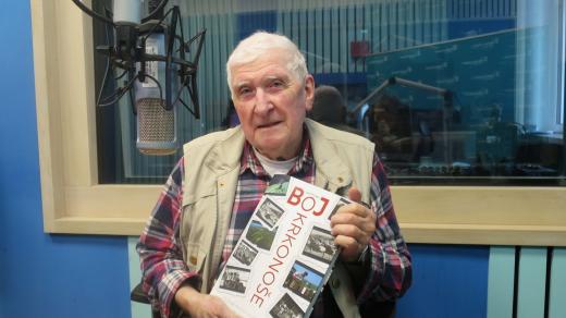 Jan Štursa ve studiu Českého rozhlasu Hradec Králové